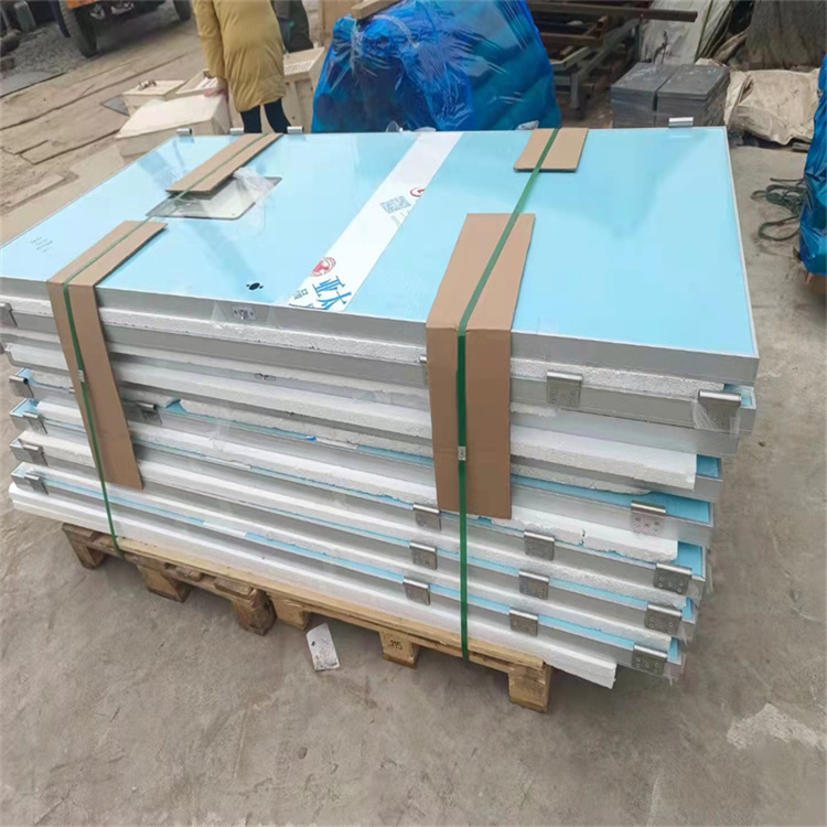 连云港工业防护先锋：定制化铅门解决方案全解析